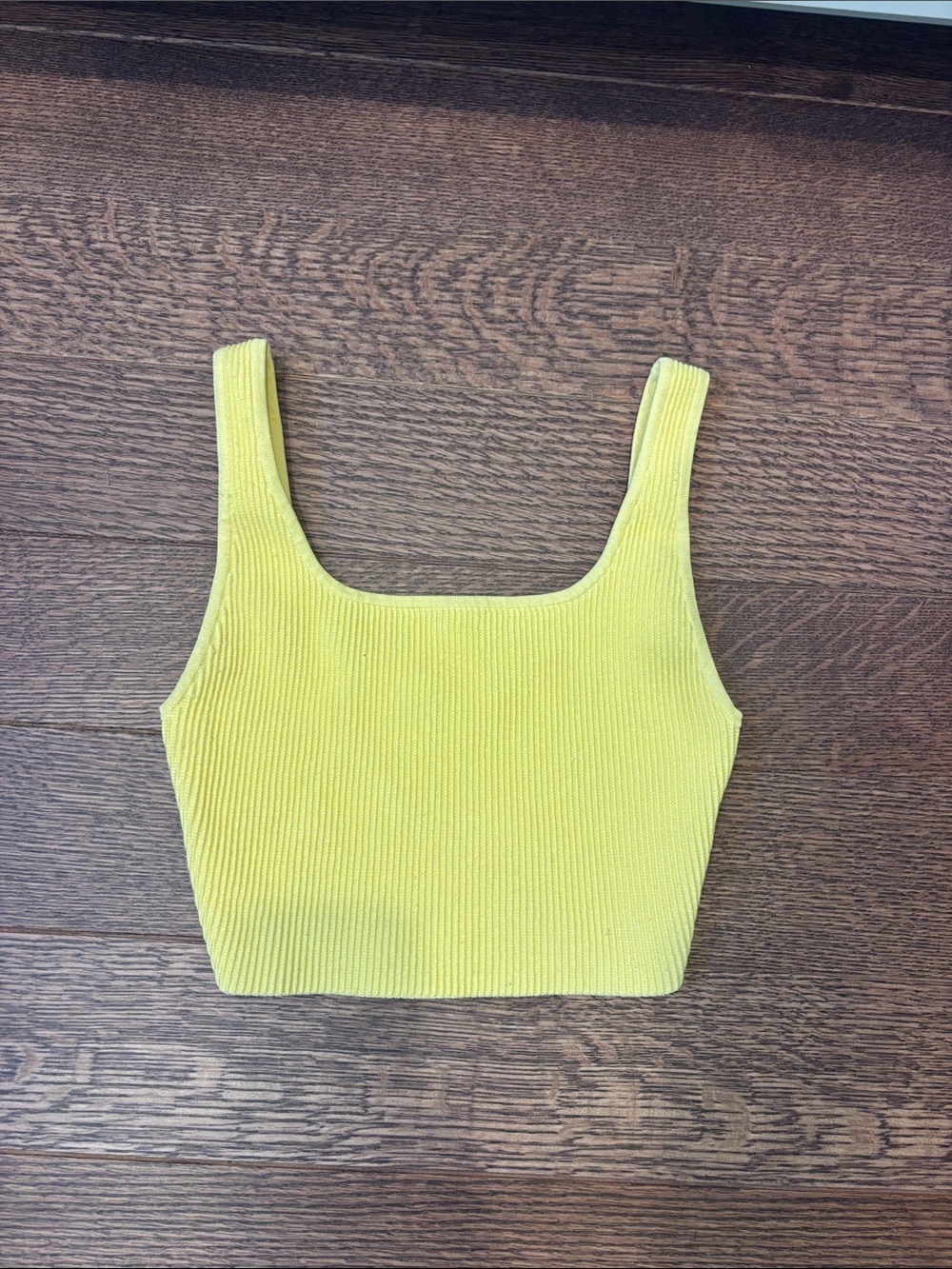 Babaton Ribbed Yellow Crop Tank Top